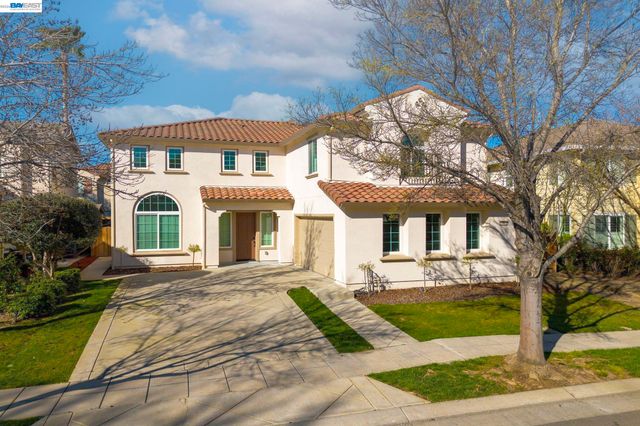 151 S Vista Hermosa St, Mountain House, CA 95391