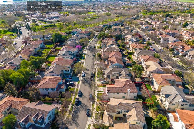 151 S Vista Hermosa St, Mountain House, CA 95391