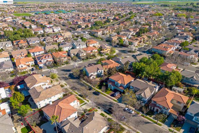 151 S Vista Hermosa St, Mountain House, CA 95391