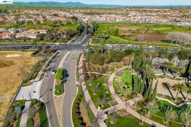 151 S Vista Hermosa St, Mountain House, CA 95391