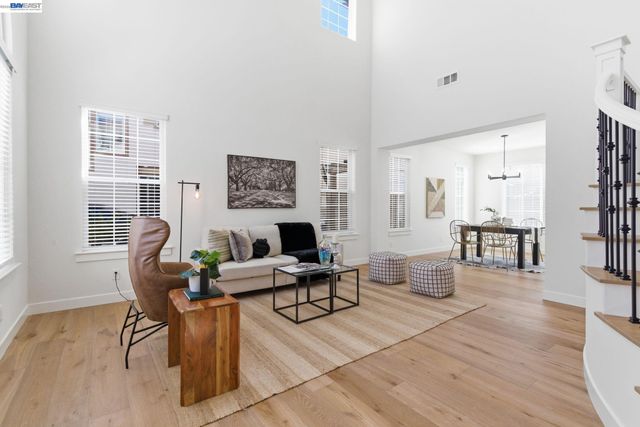 151 S Vista Hermosa St, Mountain House, CA 95391