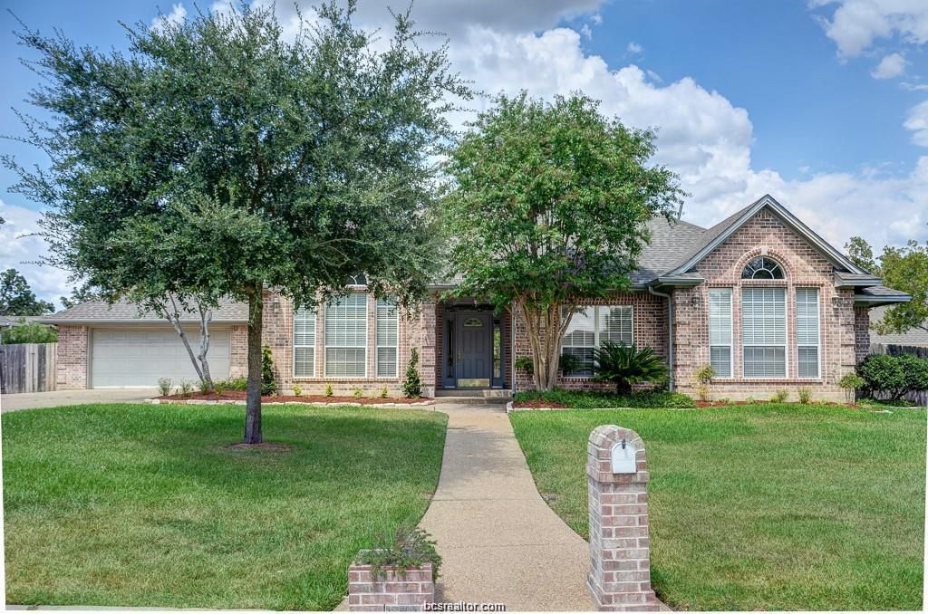 715 Berry Creek, College Station, TX 77845