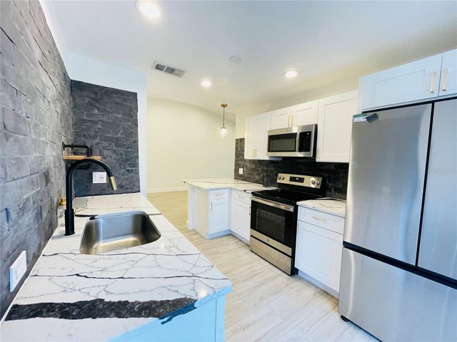 7803 SUGAR BROOK COURT 7803, Orlando, FL 32819