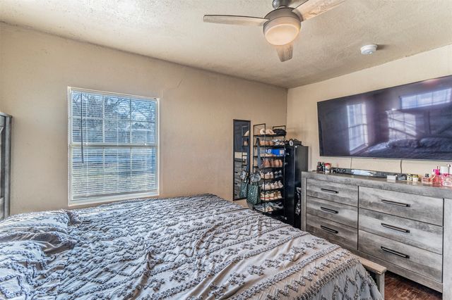 1304 E Inwood Drive, Arlington, TX 76010