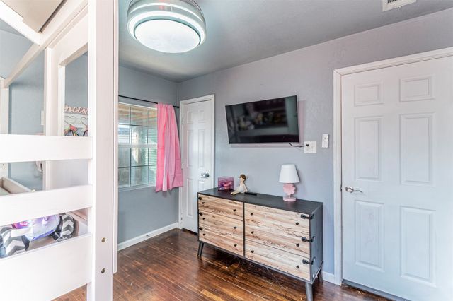 1304 E Inwood Drive, Arlington, TX 76010