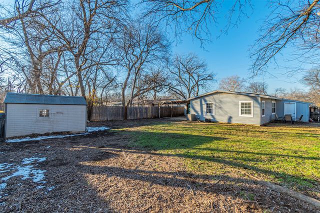 1304 E Inwood Drive, Arlington, TX 76010