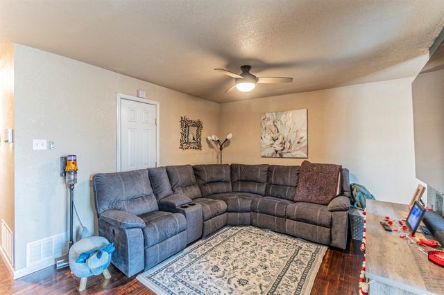 1304 E Inwood Drive, Arlington, TX 76010