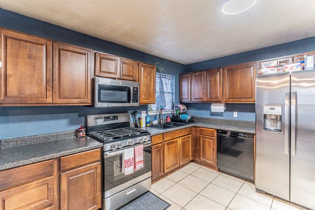 1304 E Inwood Drive, Arlington, TX 76010