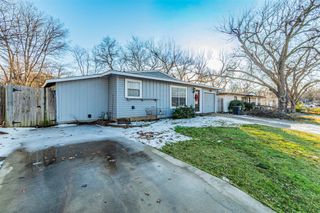 1304 E Inwood Drive, Arlington, TX 76010