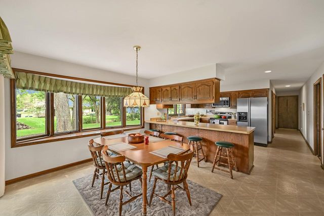 16015 Mark DRIVE, Brookfield, WI 53005