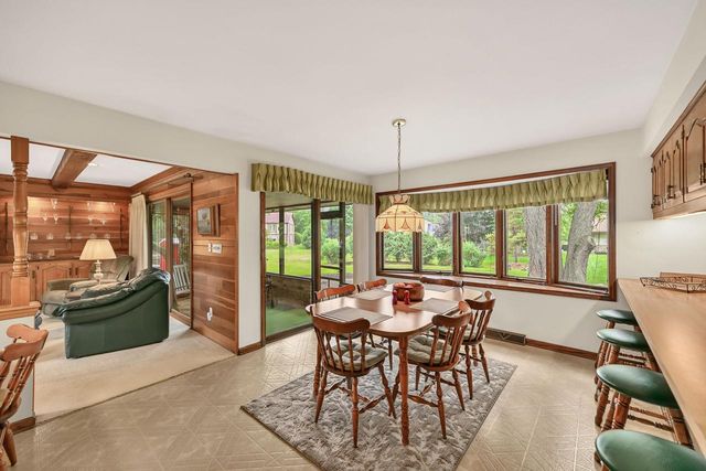 16015 Mark DRIVE, Brookfield, WI 53005