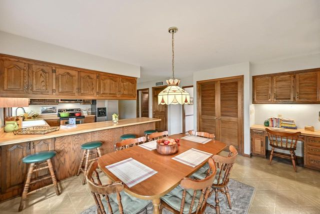 16015 Mark DRIVE, Brookfield, WI 53005