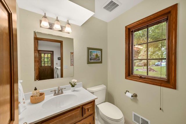 16015 Mark DRIVE, Brookfield, WI 53005