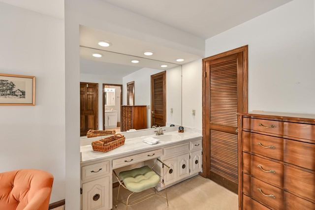 16015 Mark DRIVE, Brookfield, WI 53005