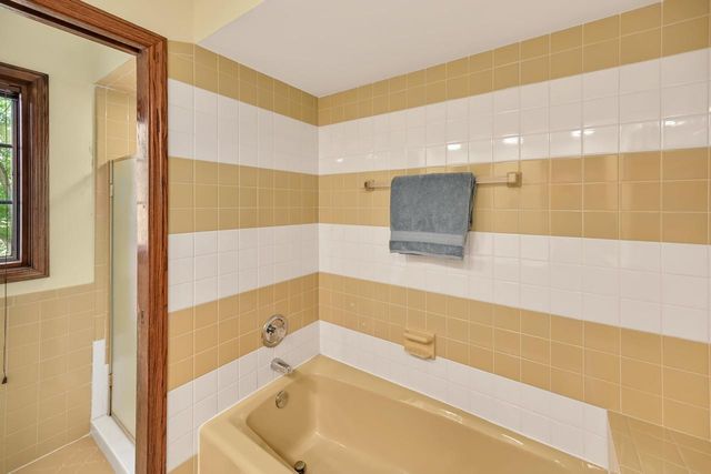 16015 Mark DRIVE, Brookfield, WI 53005