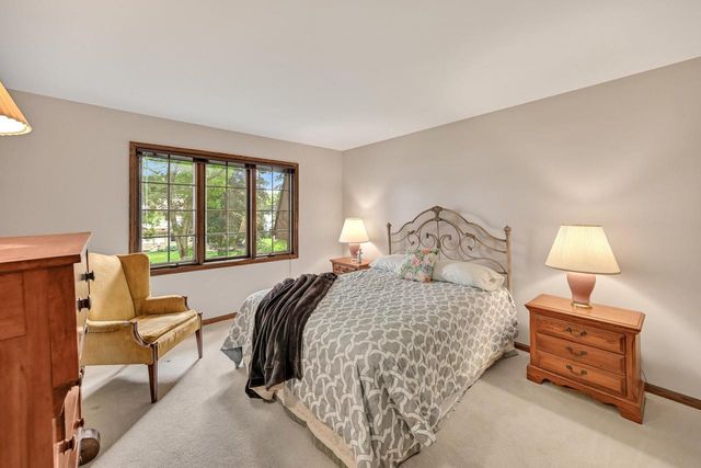16015 Mark DRIVE, Brookfield, WI 53005