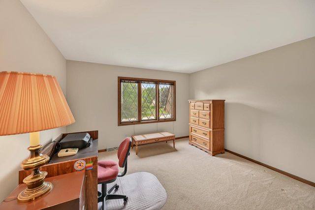 16015 Mark DRIVE, Brookfield, WI 53005