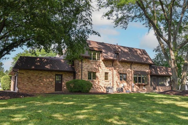 16015 Mark DRIVE, Brookfield, WI 53005