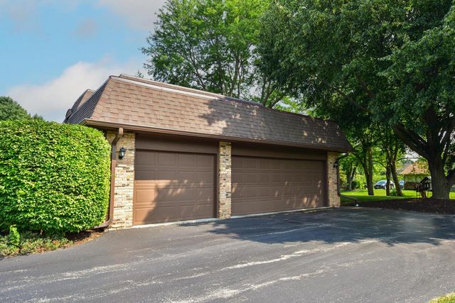 16015 Mark DRIVE, Brookfield, WI 53005