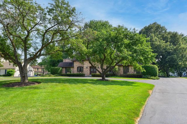 16015 Mark DRIVE, Brookfield, WI 53005