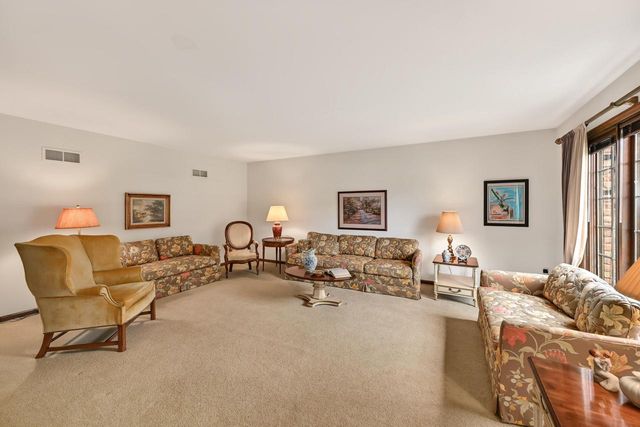 16015 Mark DRIVE, Brookfield, WI 53005