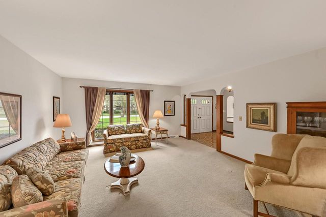 16015 Mark DRIVE, Brookfield, WI 53005