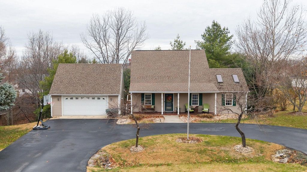 49 HILLANDALE DR, Staunton, VA 24401