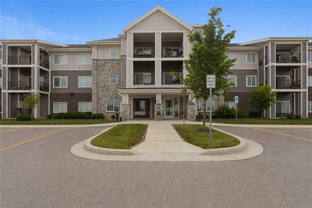 7800 W 123rd Street 118, Overland Park, KS 66213