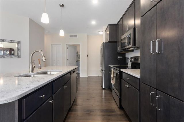 7800 W 123rd Street 118, Overland Park, KS 66213