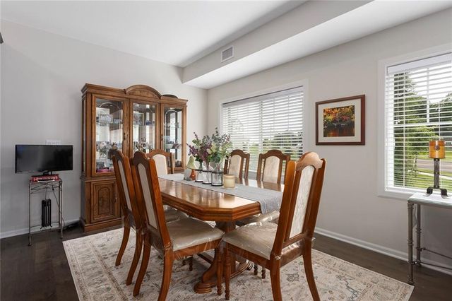 7800 W 123rd Street 118, Overland Park, KS 66213