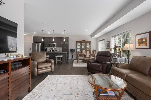 7800 W 123rd Street 118, Overland Park, KS 66213
