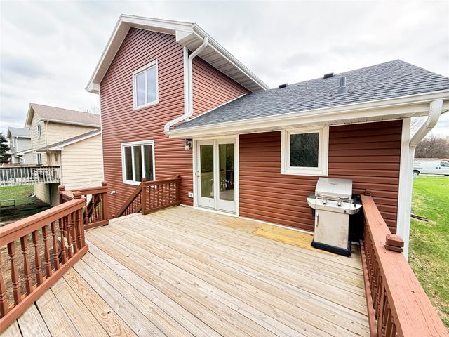 2248 E Park Avenue, Des Moines, IA 50320