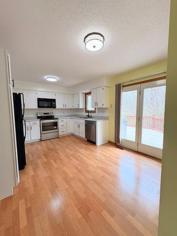 2248 E Park Avenue, Des Moines, IA 50320