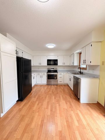 2248 E Park Avenue, Des Moines, IA 50320