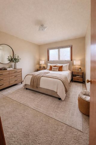 2248 E Park Avenue, Des Moines, IA 50320