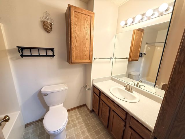 2248 E Park Avenue, Des Moines, IA 50320