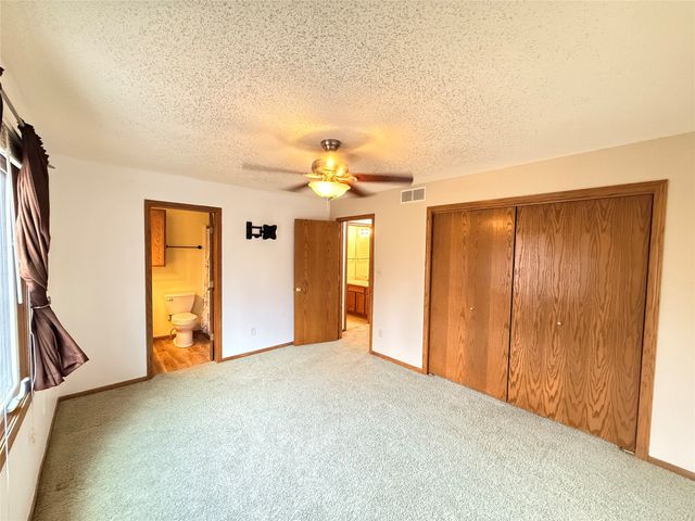 2248 E Park Avenue, Des Moines, IA 50320