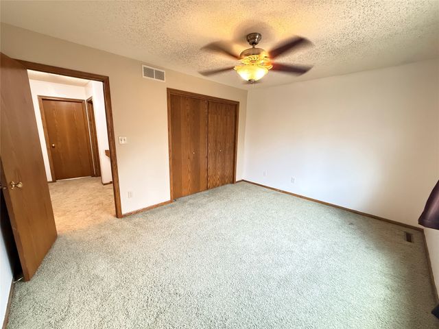 2248 E Park Avenue, Des Moines, IA 50320