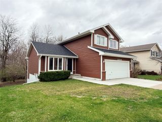 2248 E Park Avenue, Des Moines, IA 50320