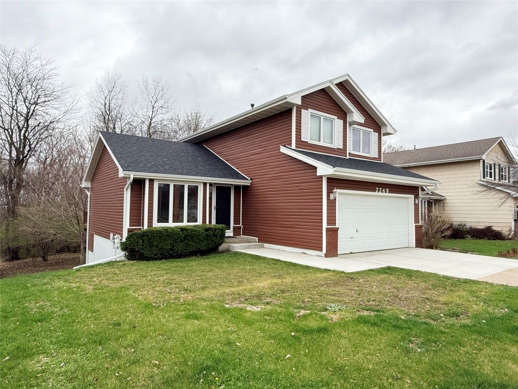 2248 E Park Avenue, Des Moines, IA 50320