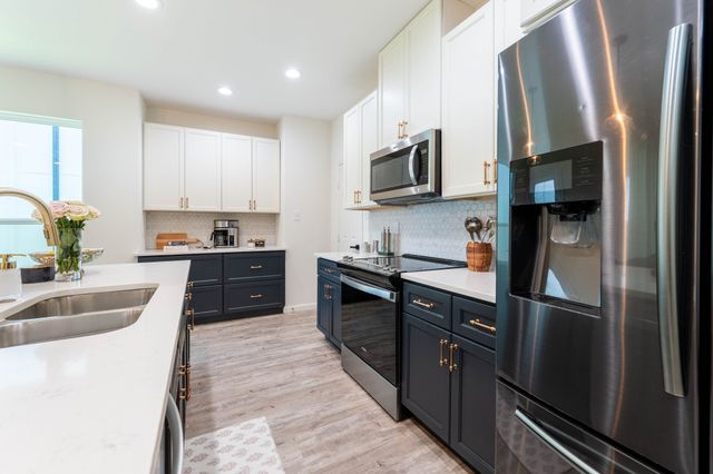7104 Bayhill Lane, Rowlett, TX 75088