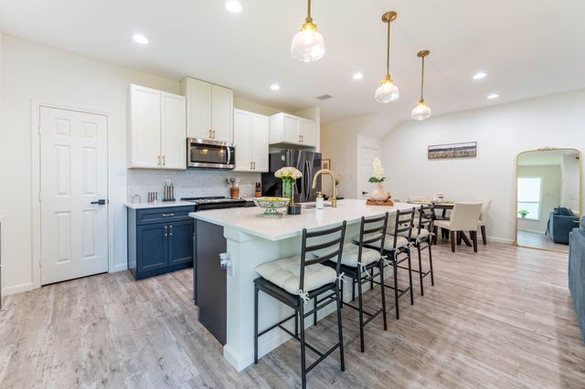 7104 Bayhill Lane, Rowlett, TX 75088