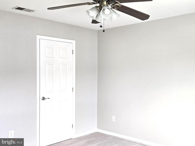219 FIELDSTONE LN, Newark, DE 19702