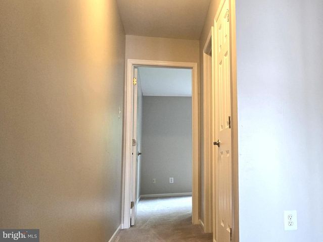 219 FIELDSTONE LN, Newark, DE 19702
