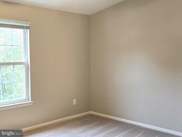 219 FIELDSTONE LN, Newark, DE 19702