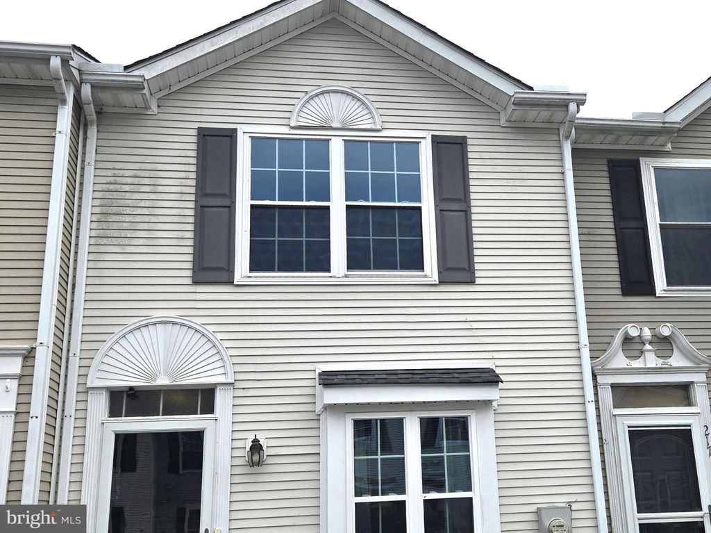 219 FIELDSTONE LN, Newark, DE 19702