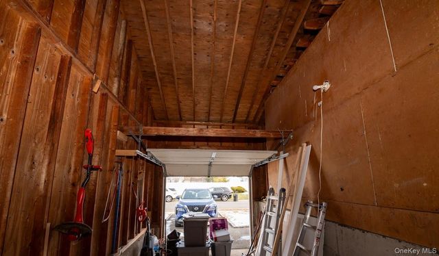 385 Beacon Avenue, Lindenhurst, NY 11757