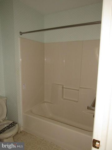 65 MILL POND DR, Lancaster, PA 17603