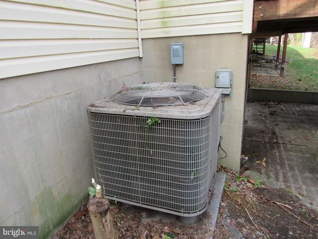 65 MILL POND DR, Lancaster, PA 17603