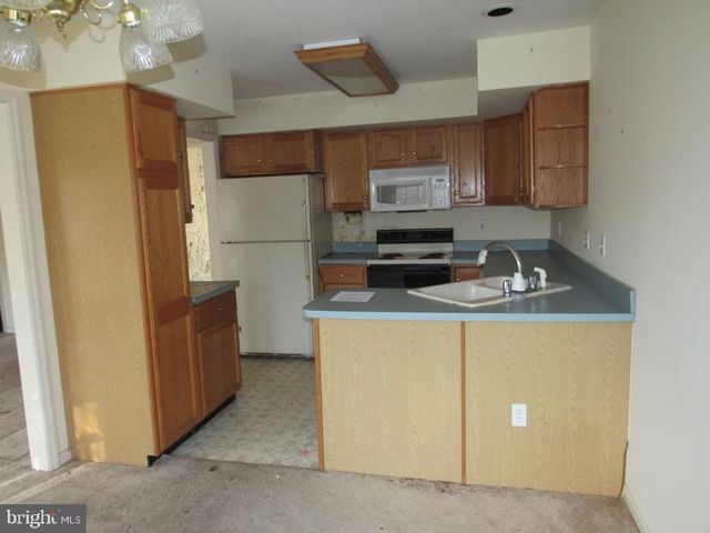 65 MILL POND DR, Lancaster, PA 17603